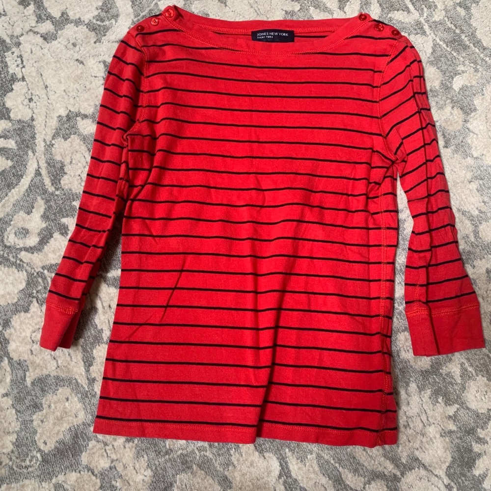Quarter length red & navy stripe top